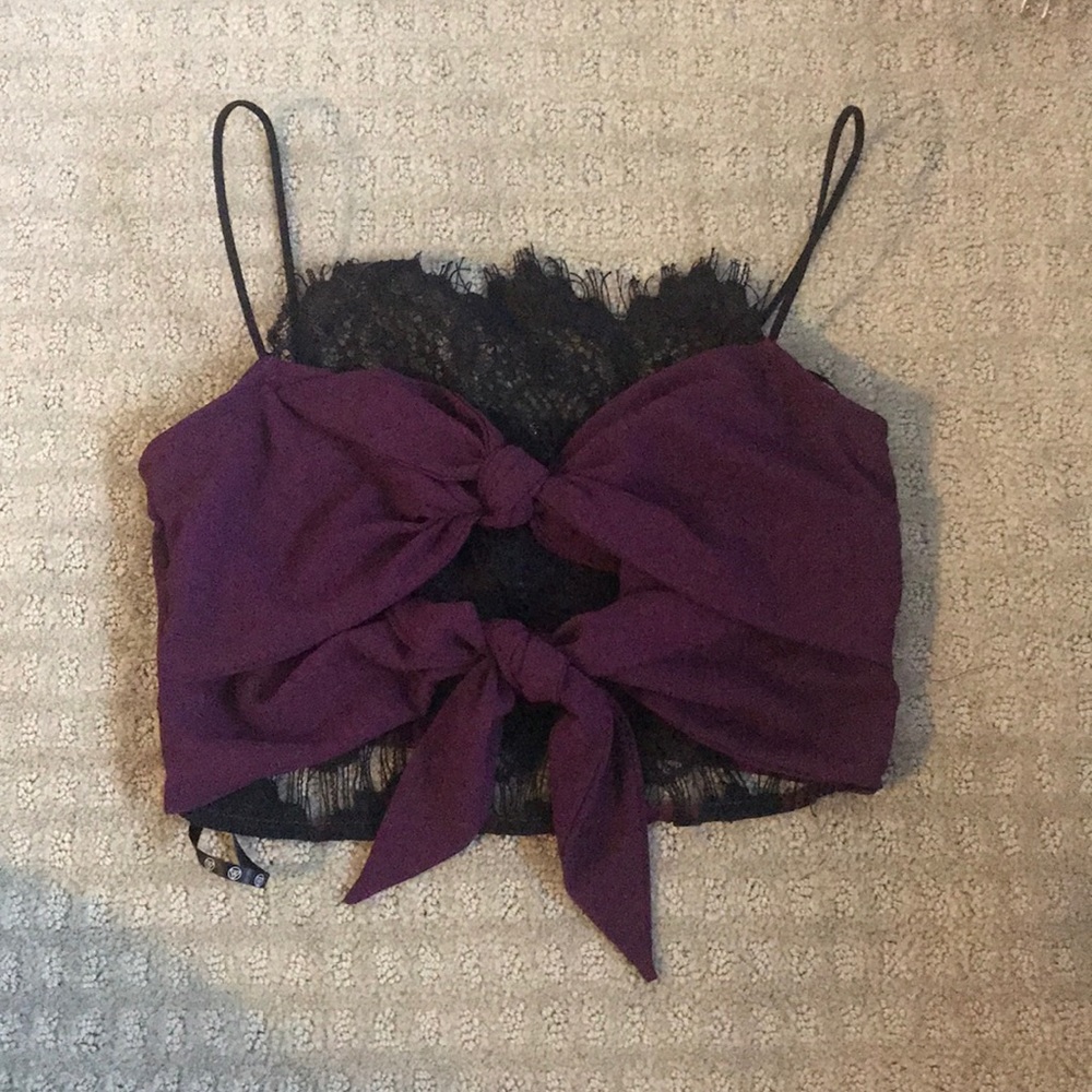 MISSGUIDED TIE FRONT LACE TOP